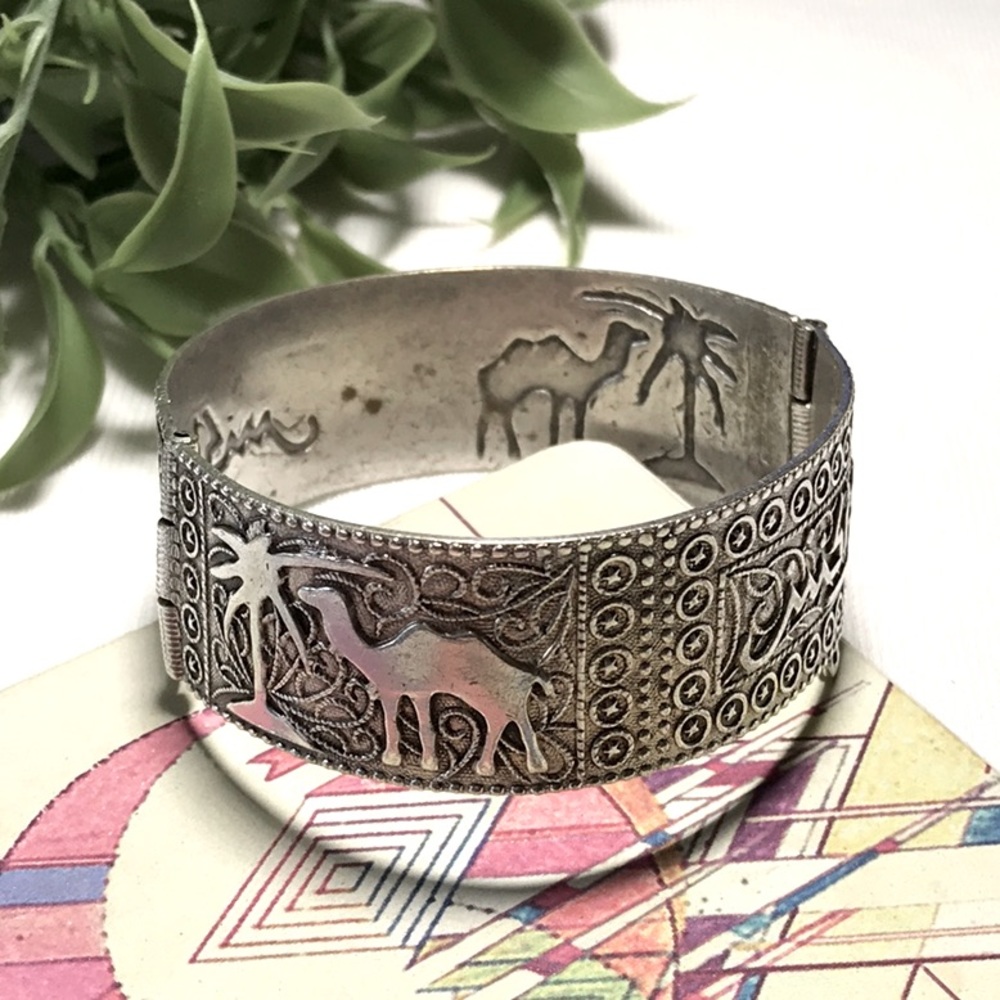 🕌 Gorgeous Vintage Egyptian Style Bracelet 🕌 - Picture 2 of 4